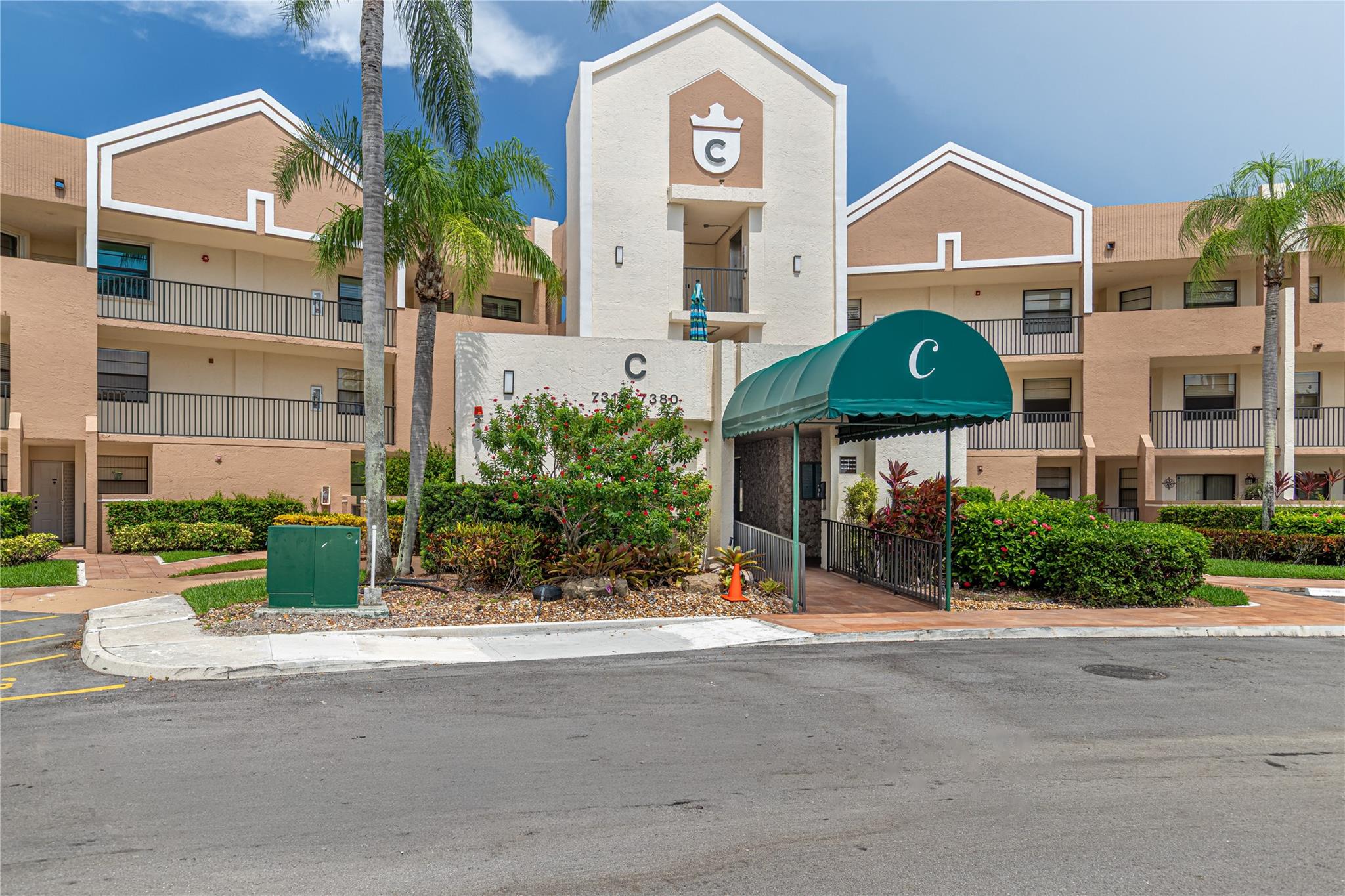 7312 Fairfax Dr #102