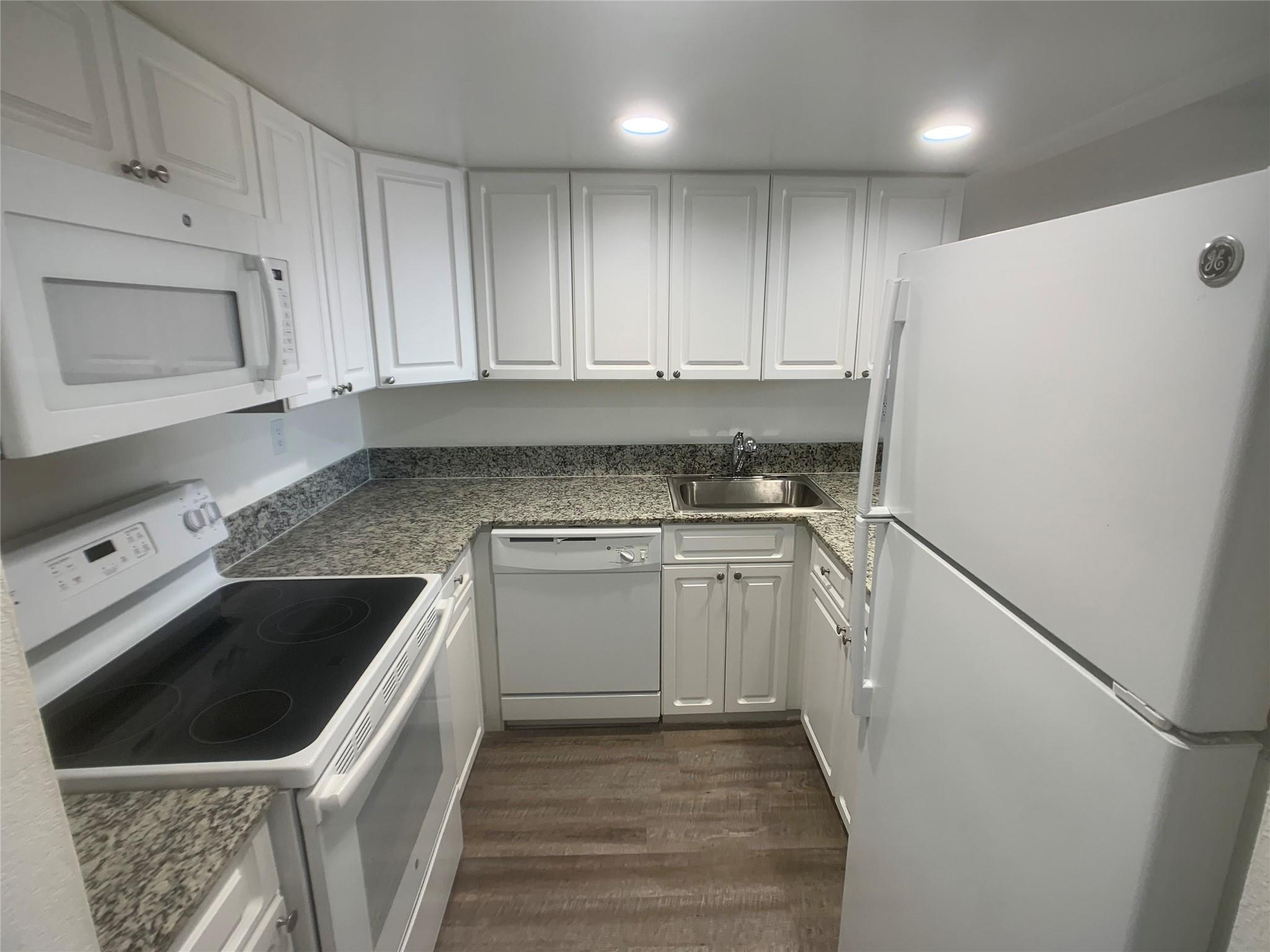 19455 NE 10th Ave #6-306