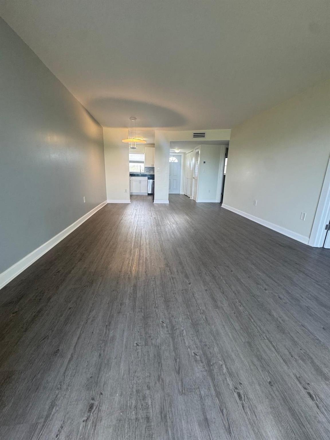 8600 Sunrise Lks Blvd #303