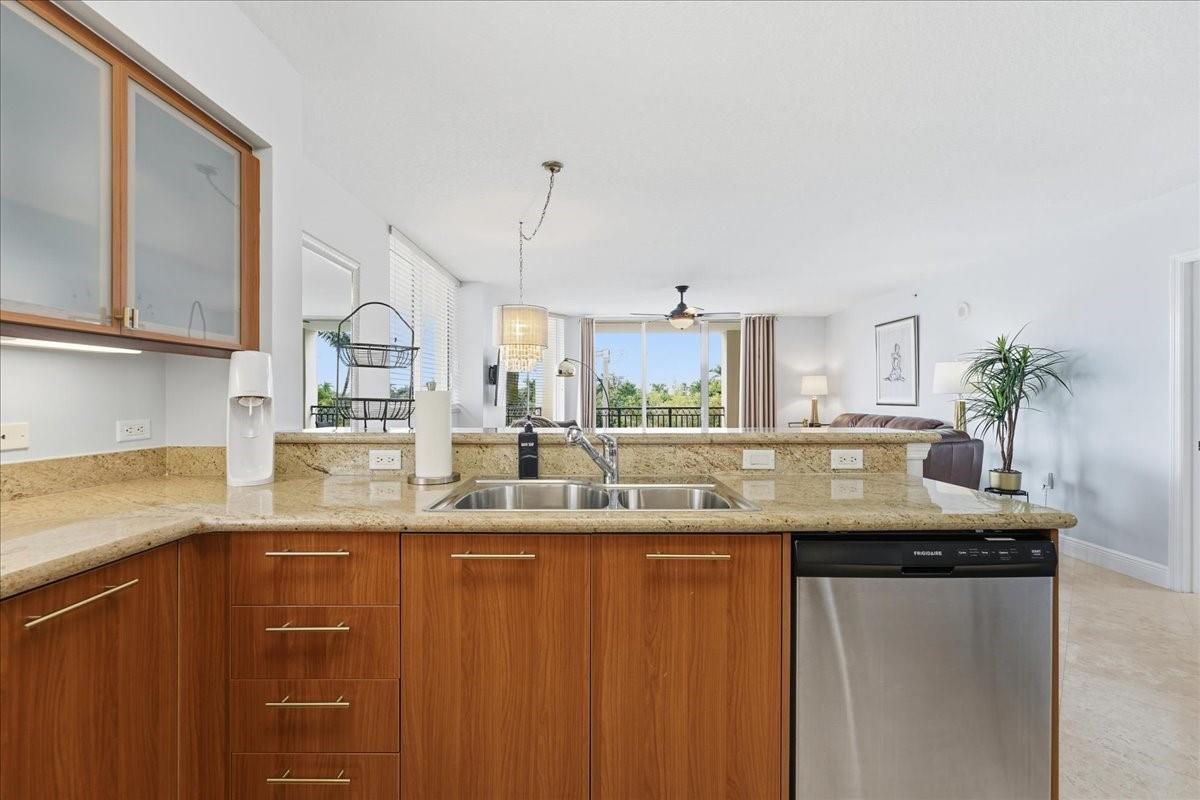 2011 N Ocean Blvd #302 Fort Lauderdale, FL 33305