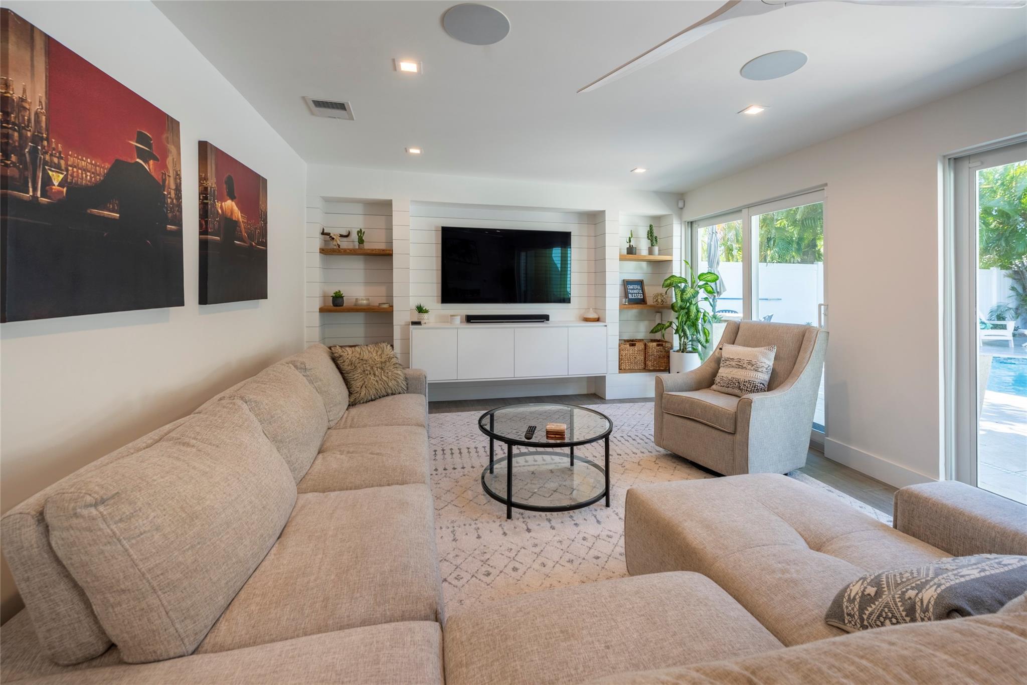 1959 SE 25th Ave Fort Lauderdale, FL 33316