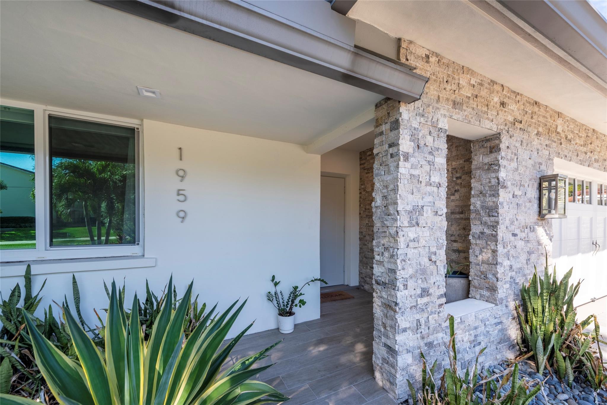 1959 SE 25th Ave Fort Lauderdale, FL 33316