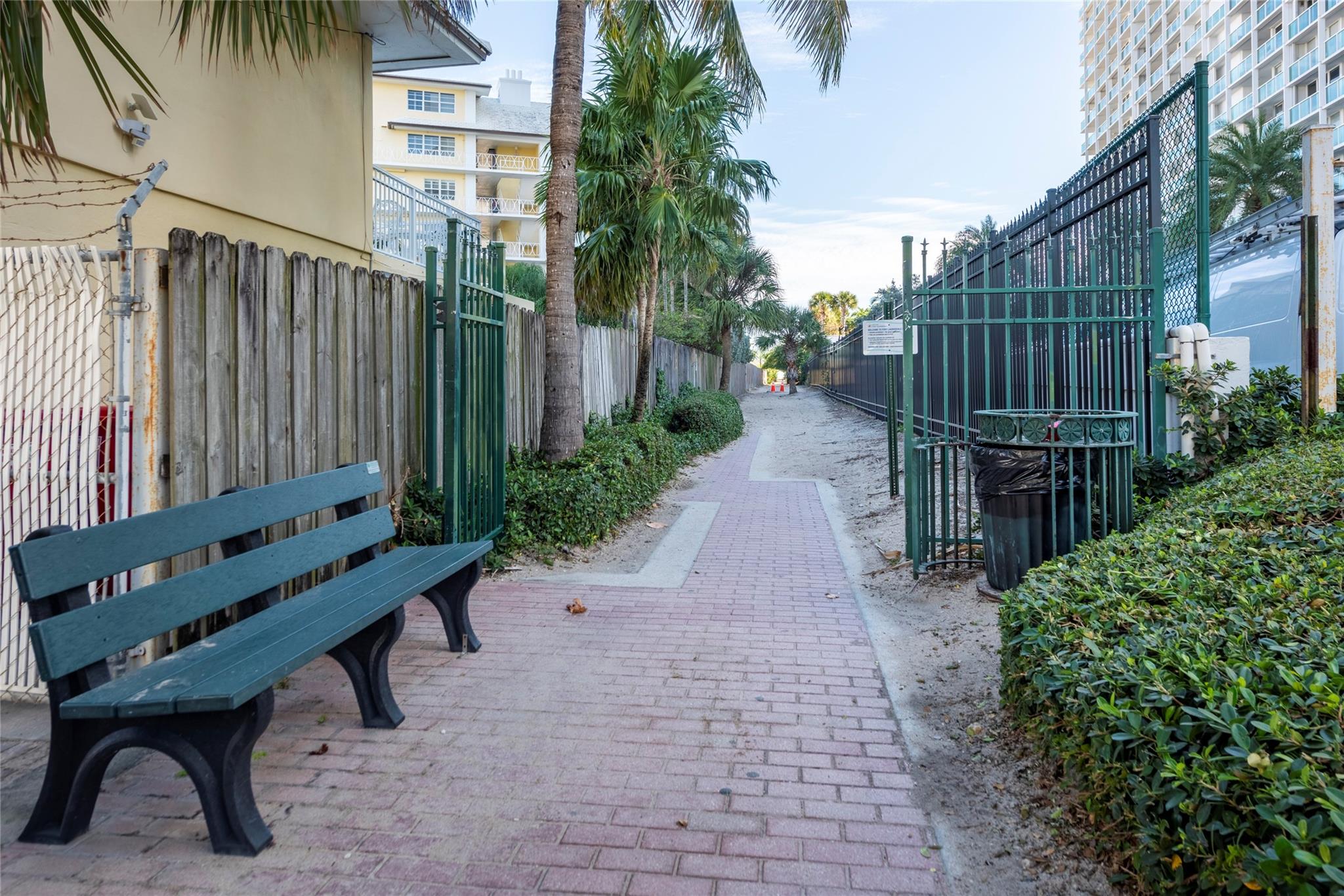 1959 SE 25th Ave Fort Lauderdale, FL 33316