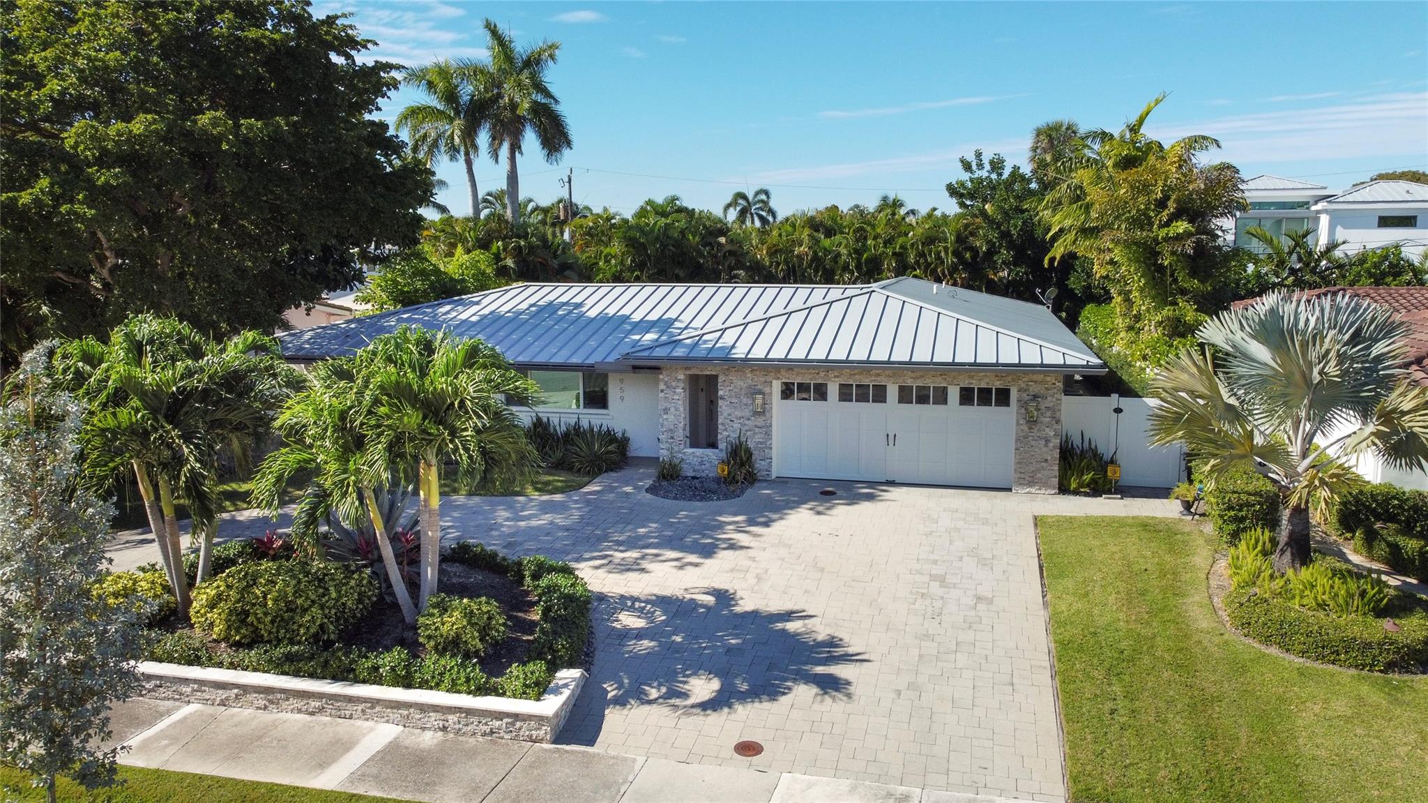 1959 SE 25th Ave Fort Lauderdale, FL 33316