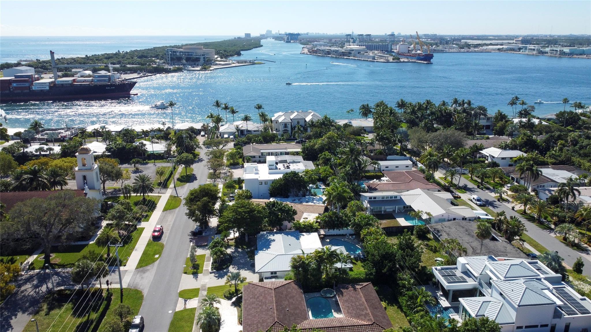 1959 SE 25th Ave Fort Lauderdale, FL 33316