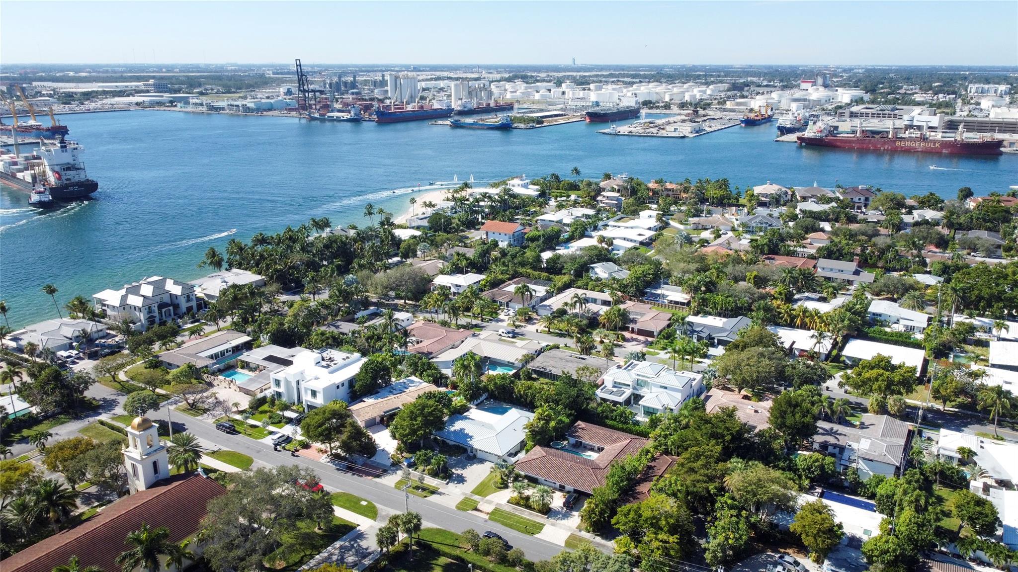 1959 SE 25th Ave Fort Lauderdale, FL 33316