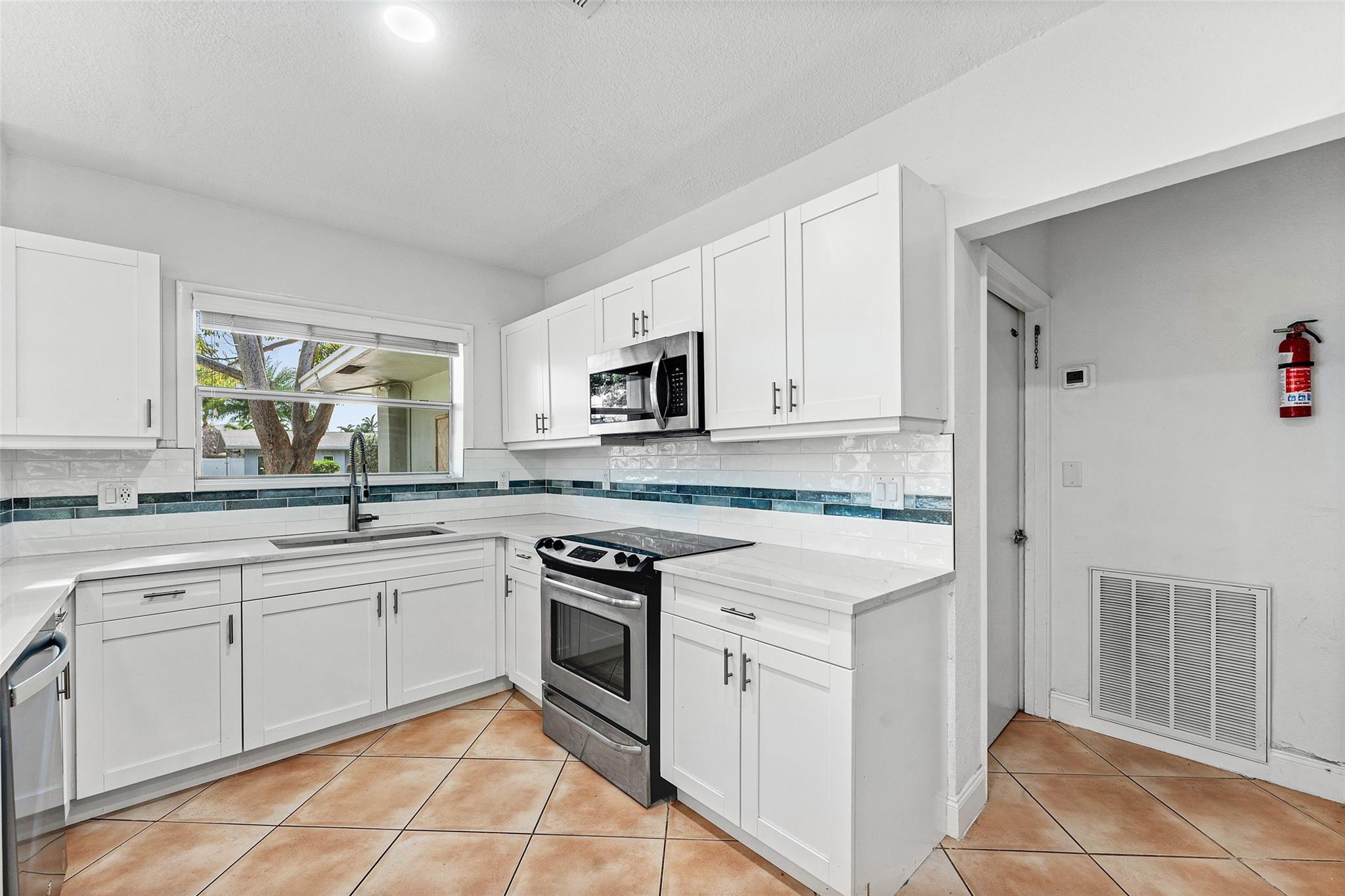 3203 Dover Rd Pompano Beach, FL 33062