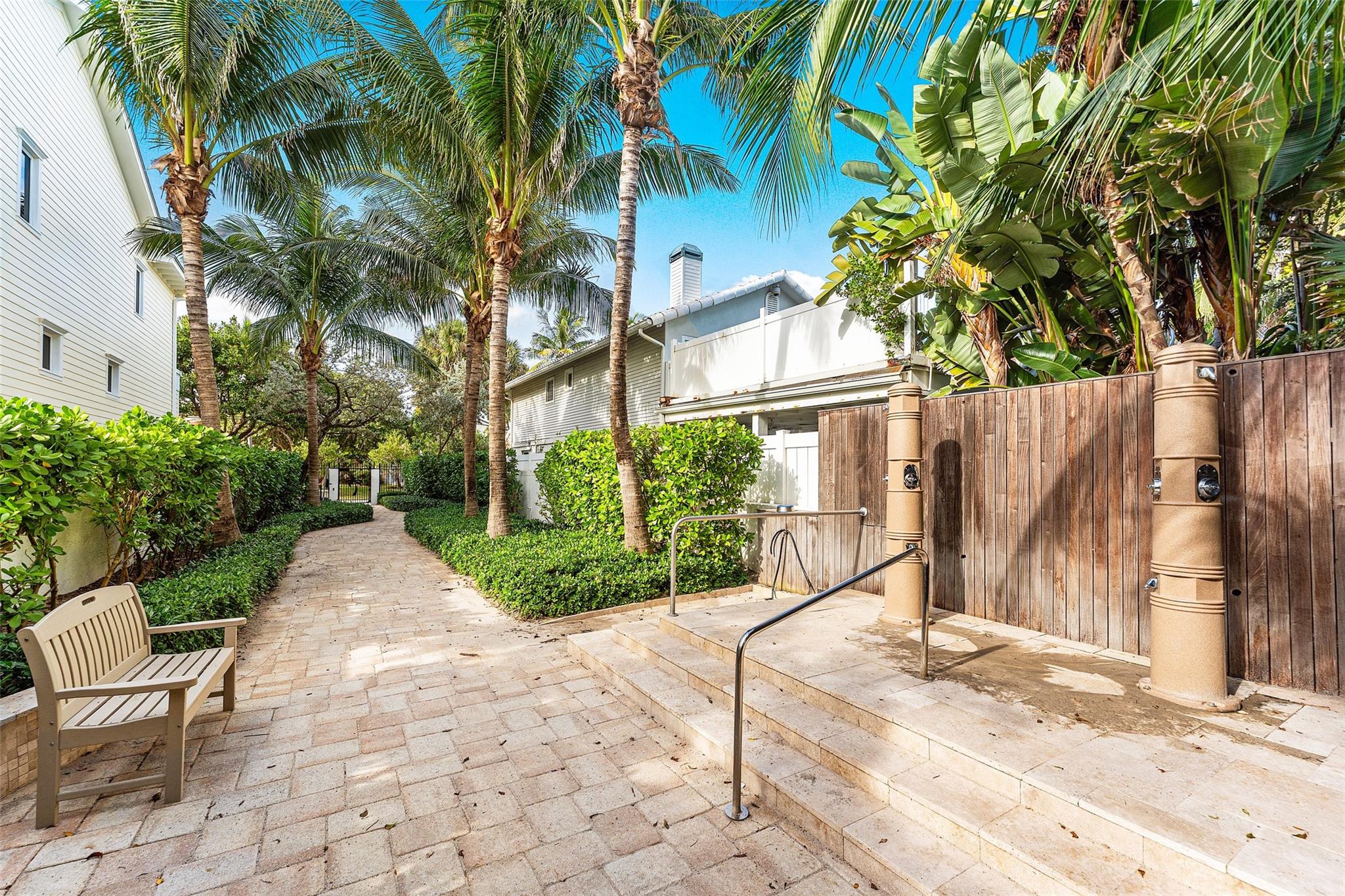 3203 Dover Rd Pompano Beach, FL 33062