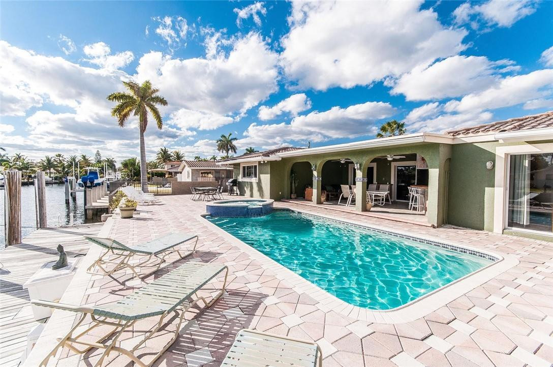 2732 NE 10th Pompano Beach, FL 33062