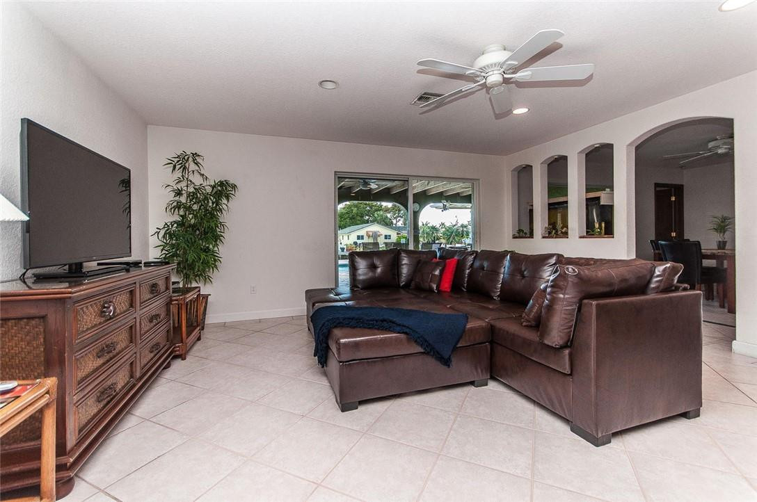 2732 NE 10th Pompano Beach, FL 33062
