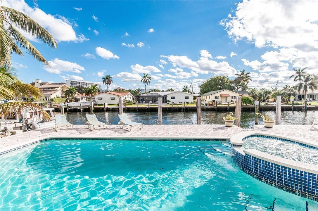 2732 NE 10th Pompano Beach, FL 33062