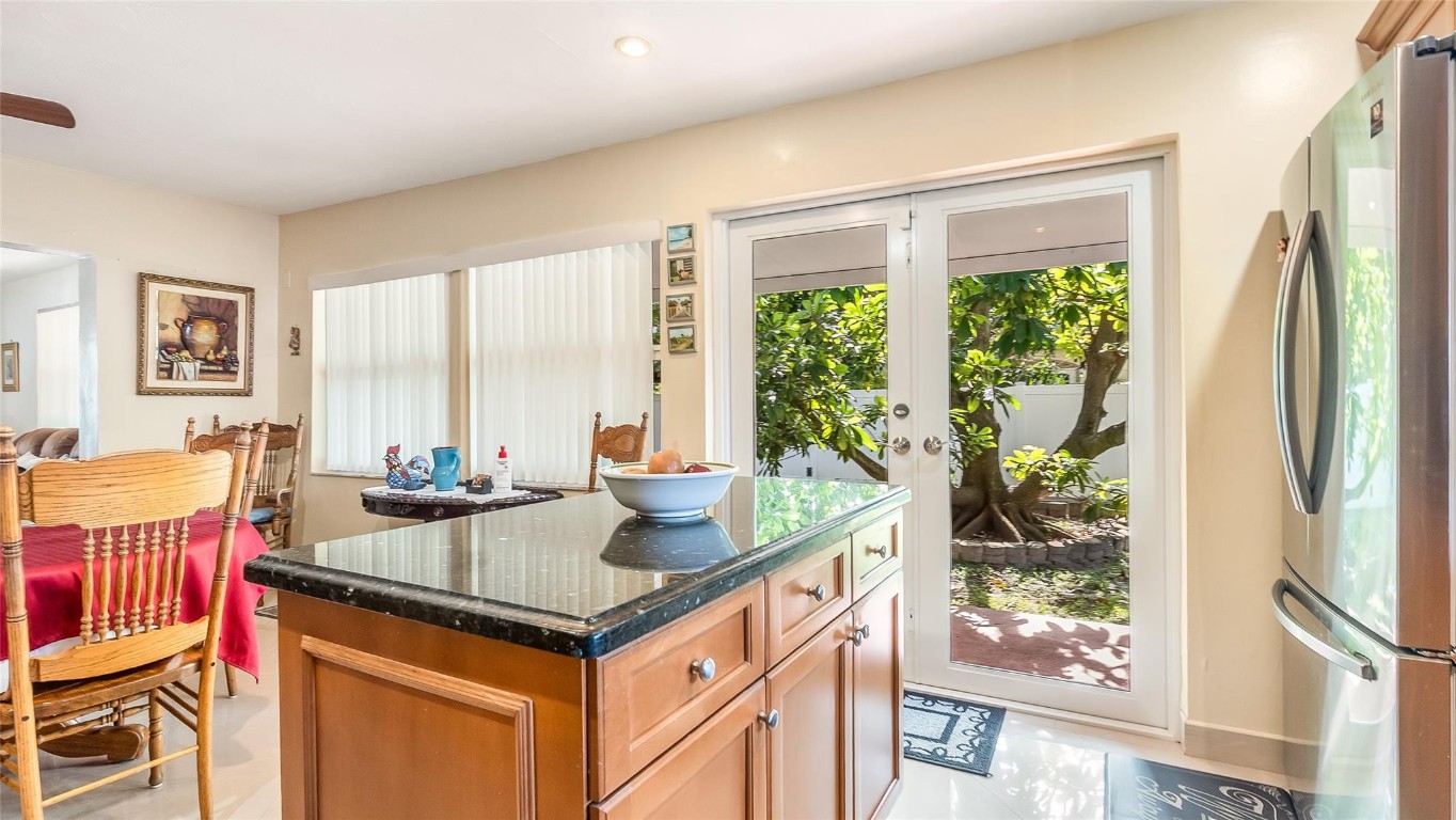 1032 NE 4th Hallandale Beach, FL 33009