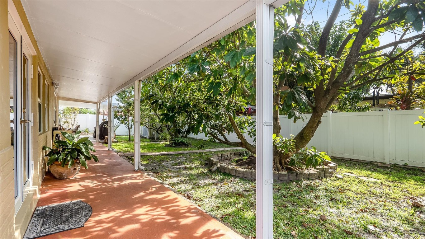 1032 NE 4th Hallandale Beach, FL 33009