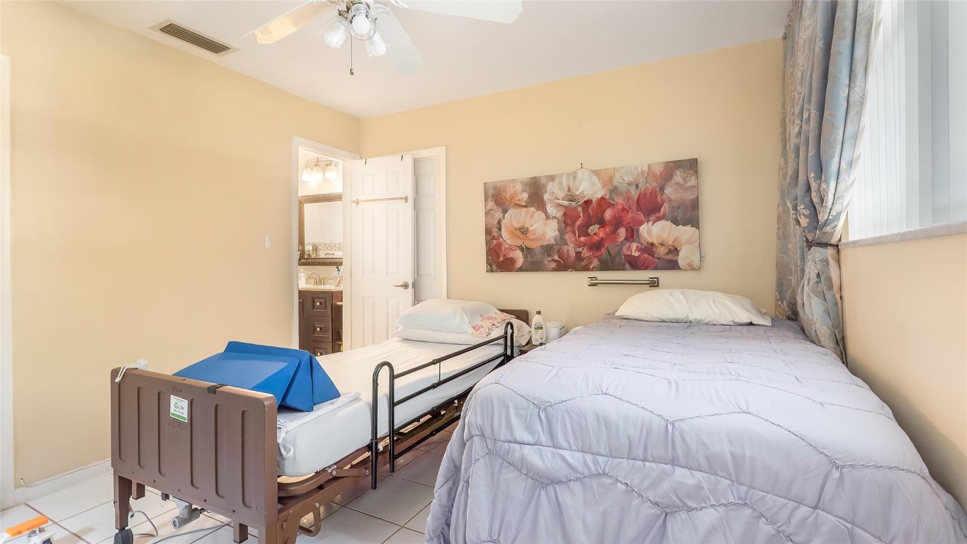 1032 NE 4th Hallandale Beach, FL 33009