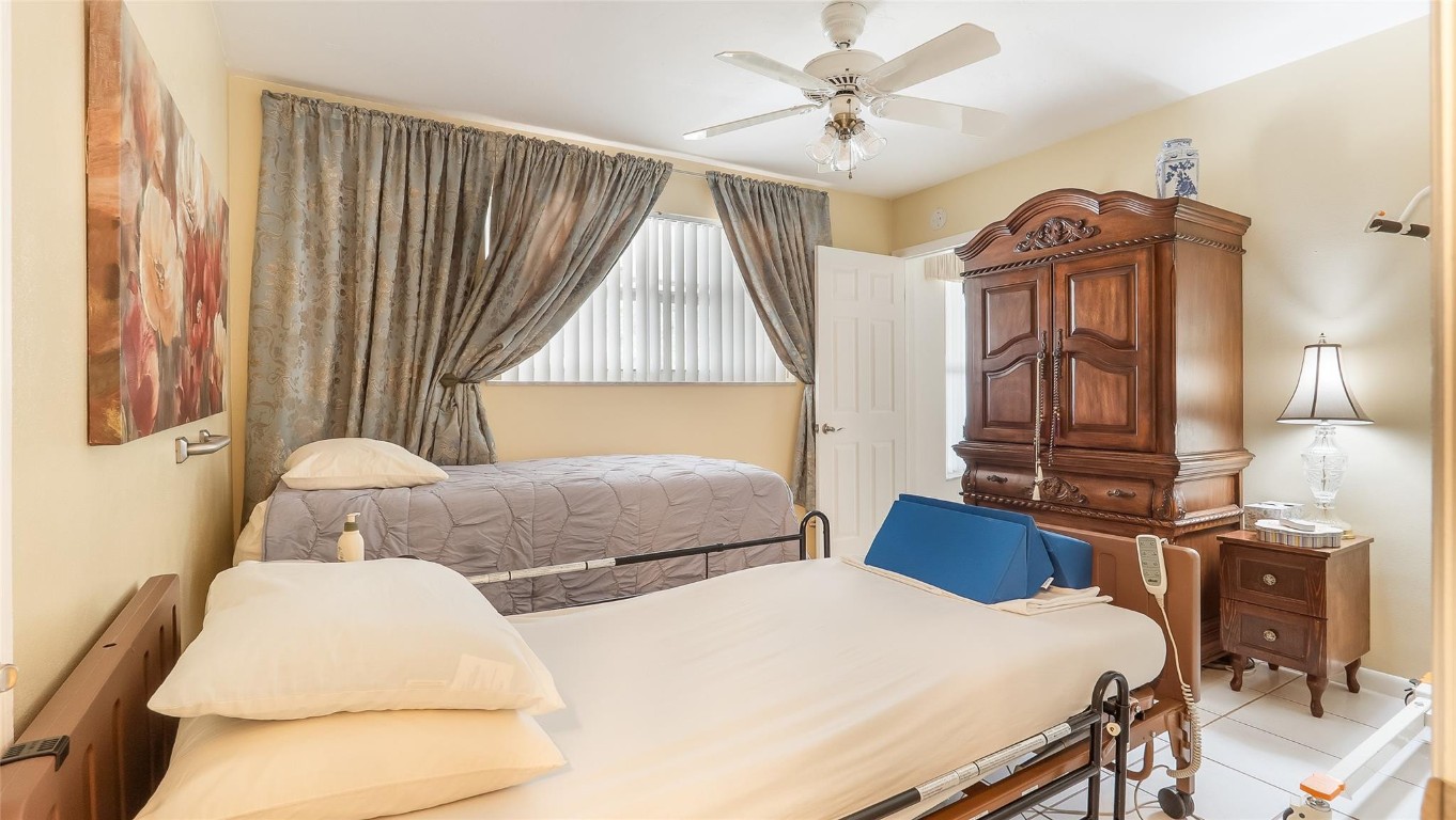 1032 NE 4th Hallandale Beach, FL 33009