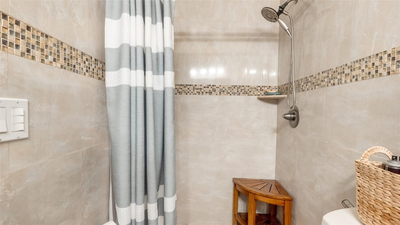 1032 NE 4th Hallandale Beach, FL 33009