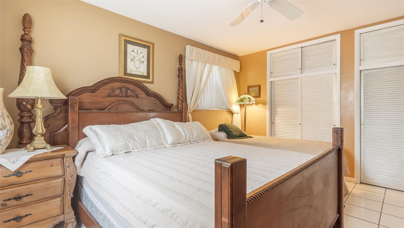 1032 NE 4th Hallandale Beach, FL 33009