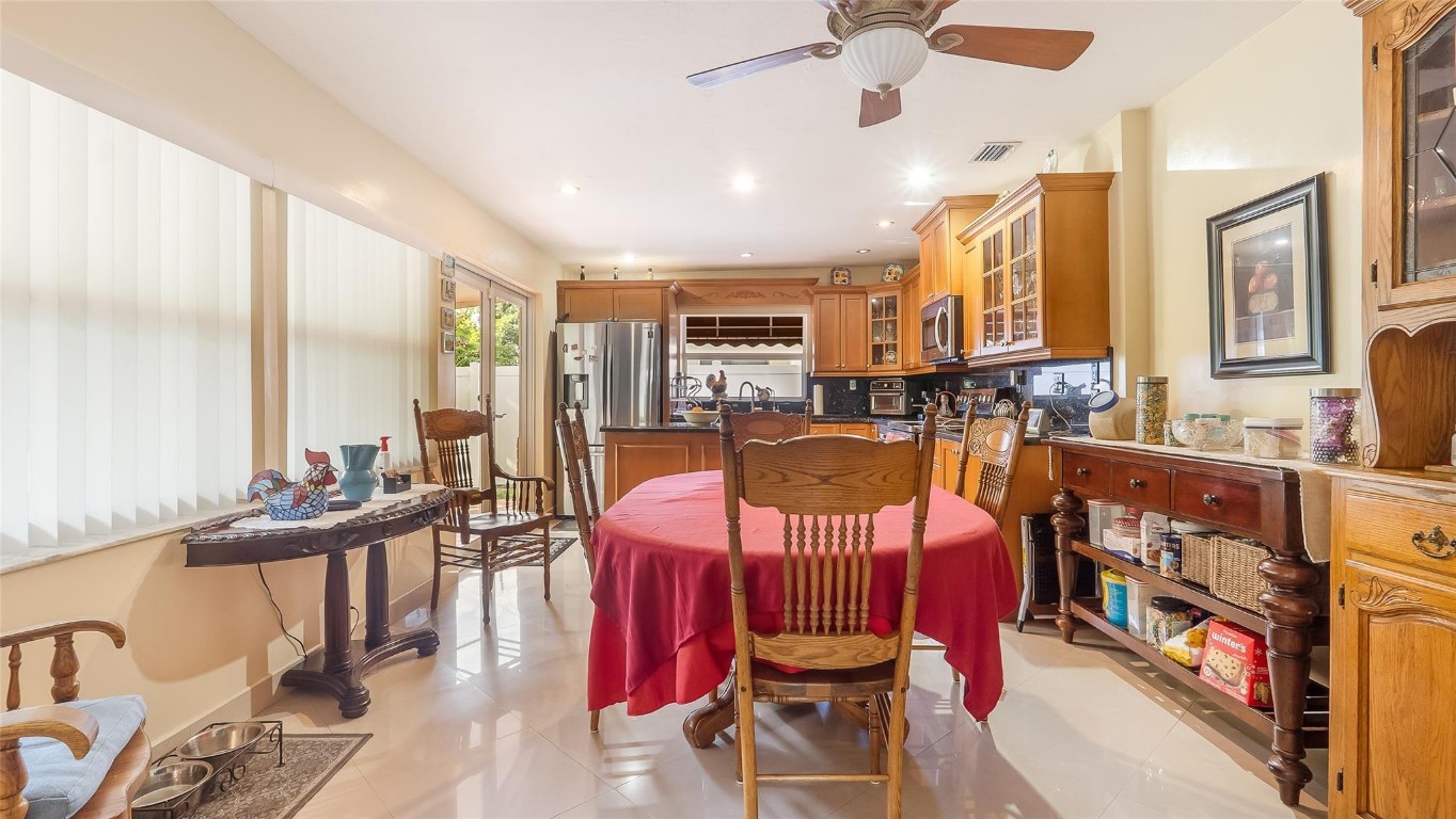 1032 NE 4th Hallandale Beach, FL 33009