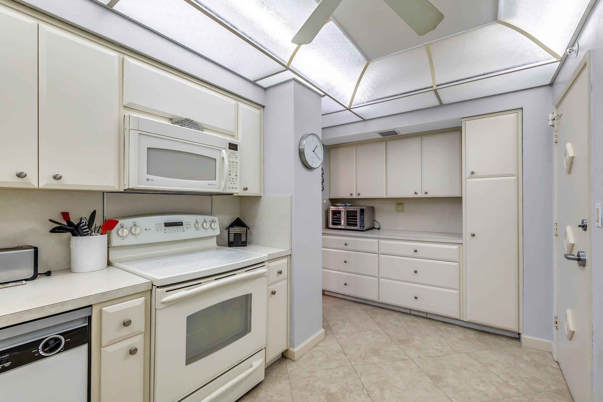 3300 NE 36th #1110 Fort Lauderdale, FL 33308