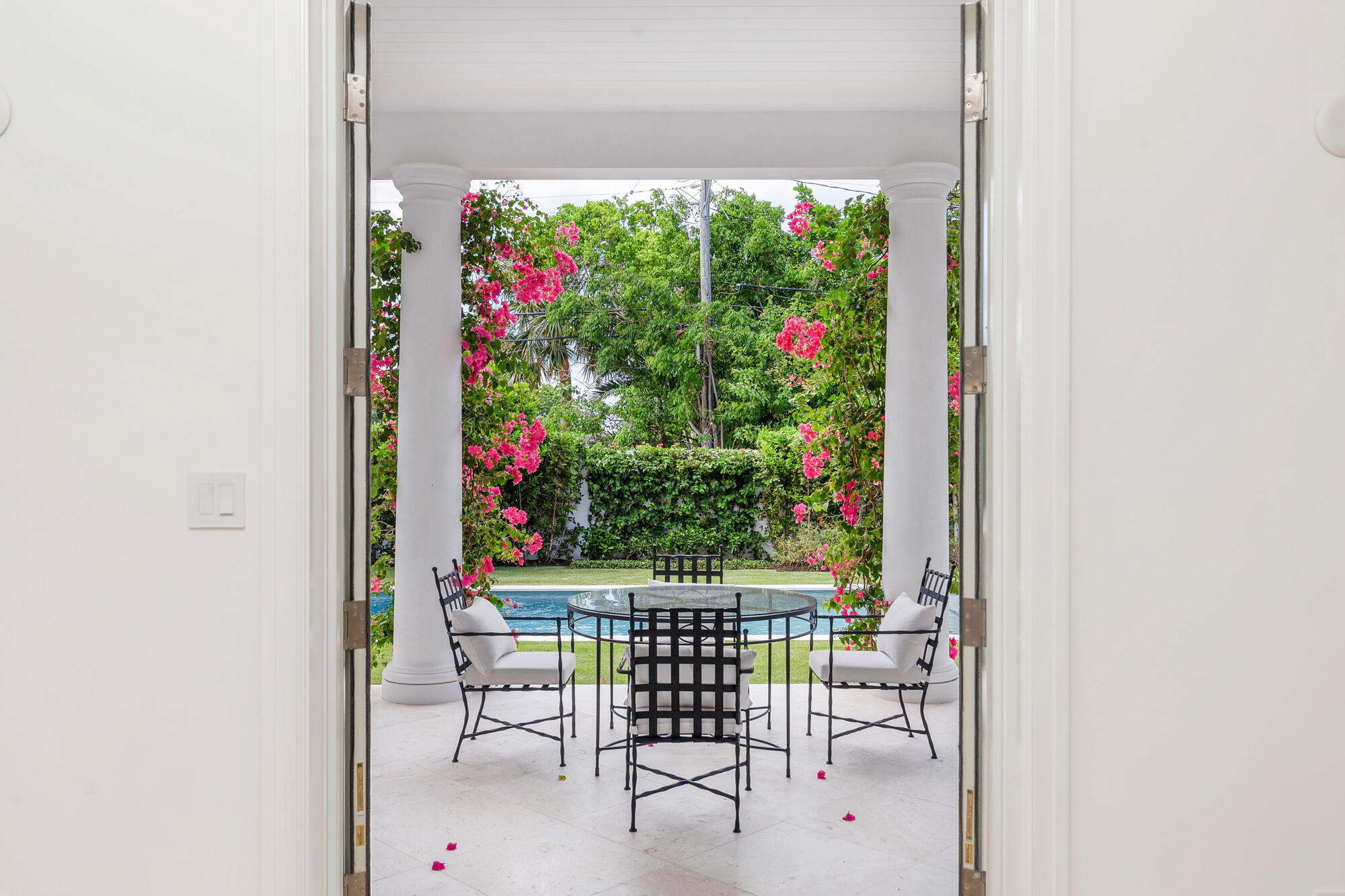 205 Gray West Palm Beach, FL 33405