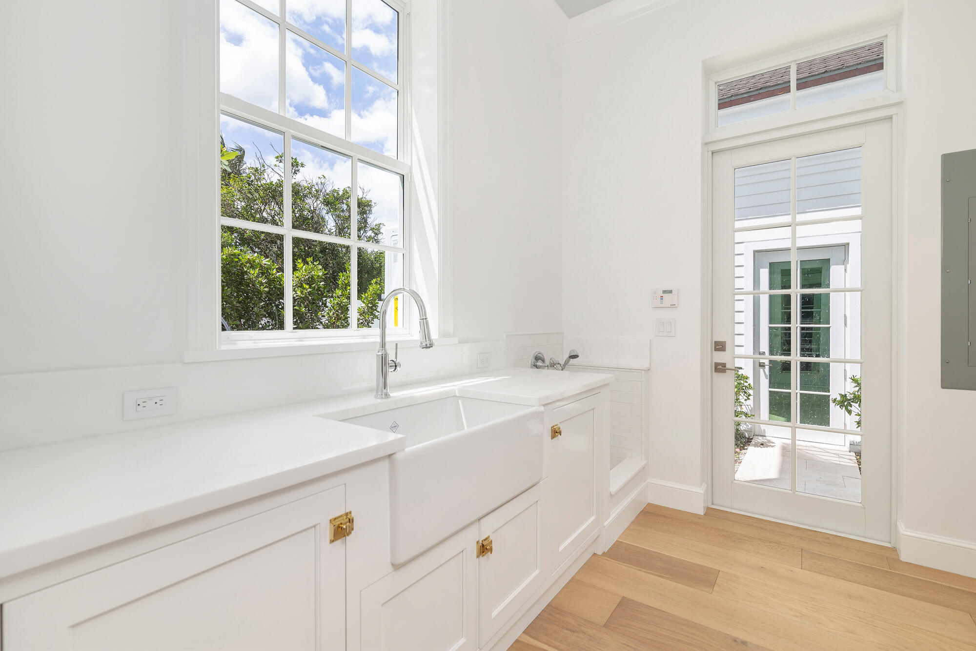 205 Gray West Palm Beach, FL 33405