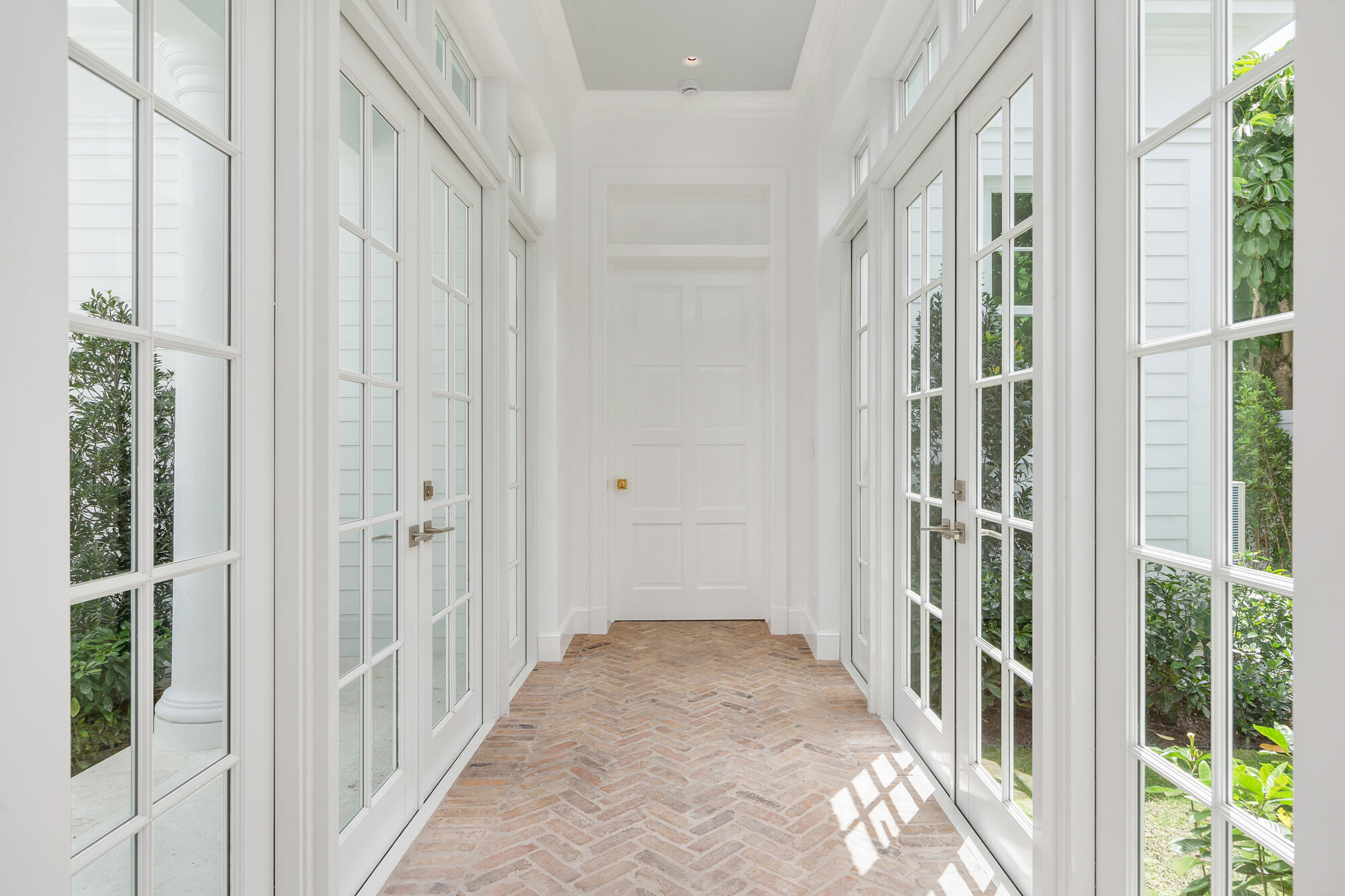 205 Gray West Palm Beach, FL 33405