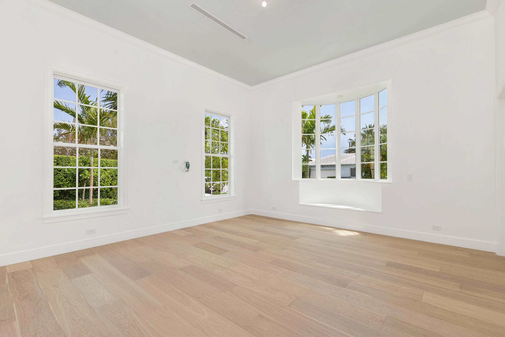 205 Gray West Palm Beach, FL 33405