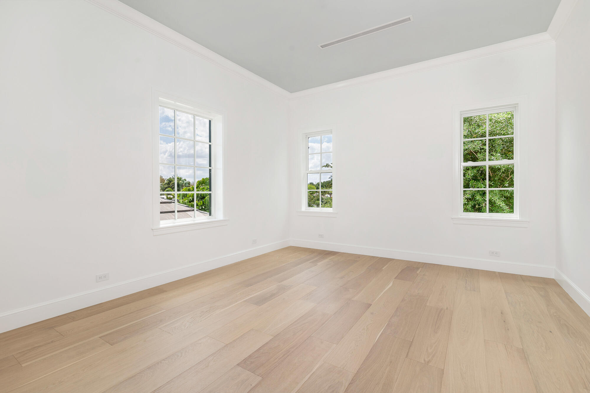 205 Gray West Palm Beach, FL 33405