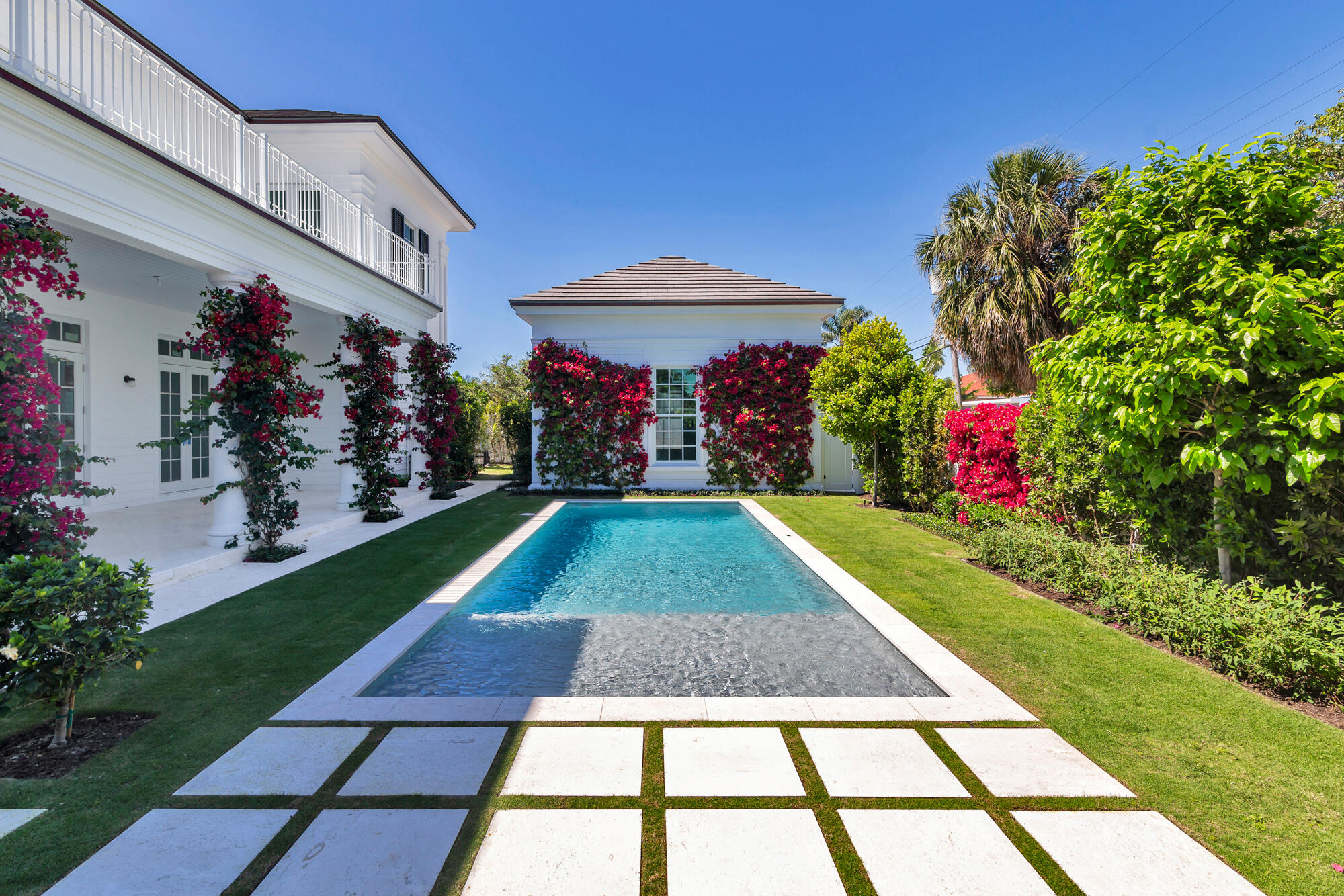 205 Gray West Palm Beach, FL 33405