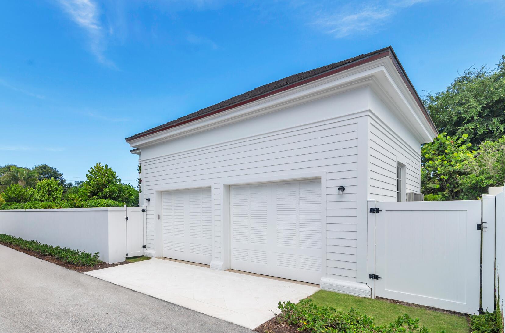 205 Gray West Palm Beach, FL 33405