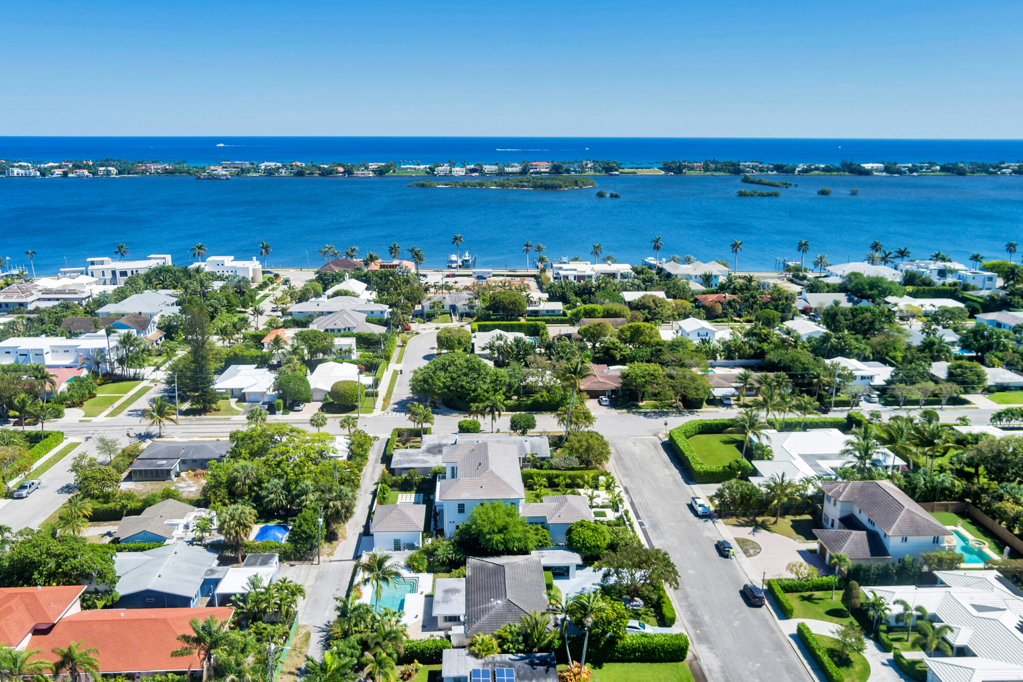 205 Gray West Palm Beach, FL 33405
