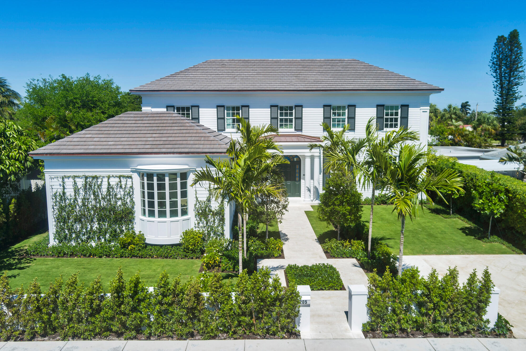 205 Gray West Palm Beach, FL 33405