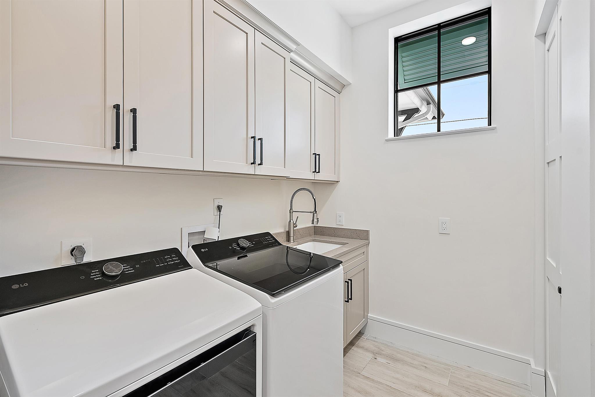 325 Fairway Tequesta, FL 33469