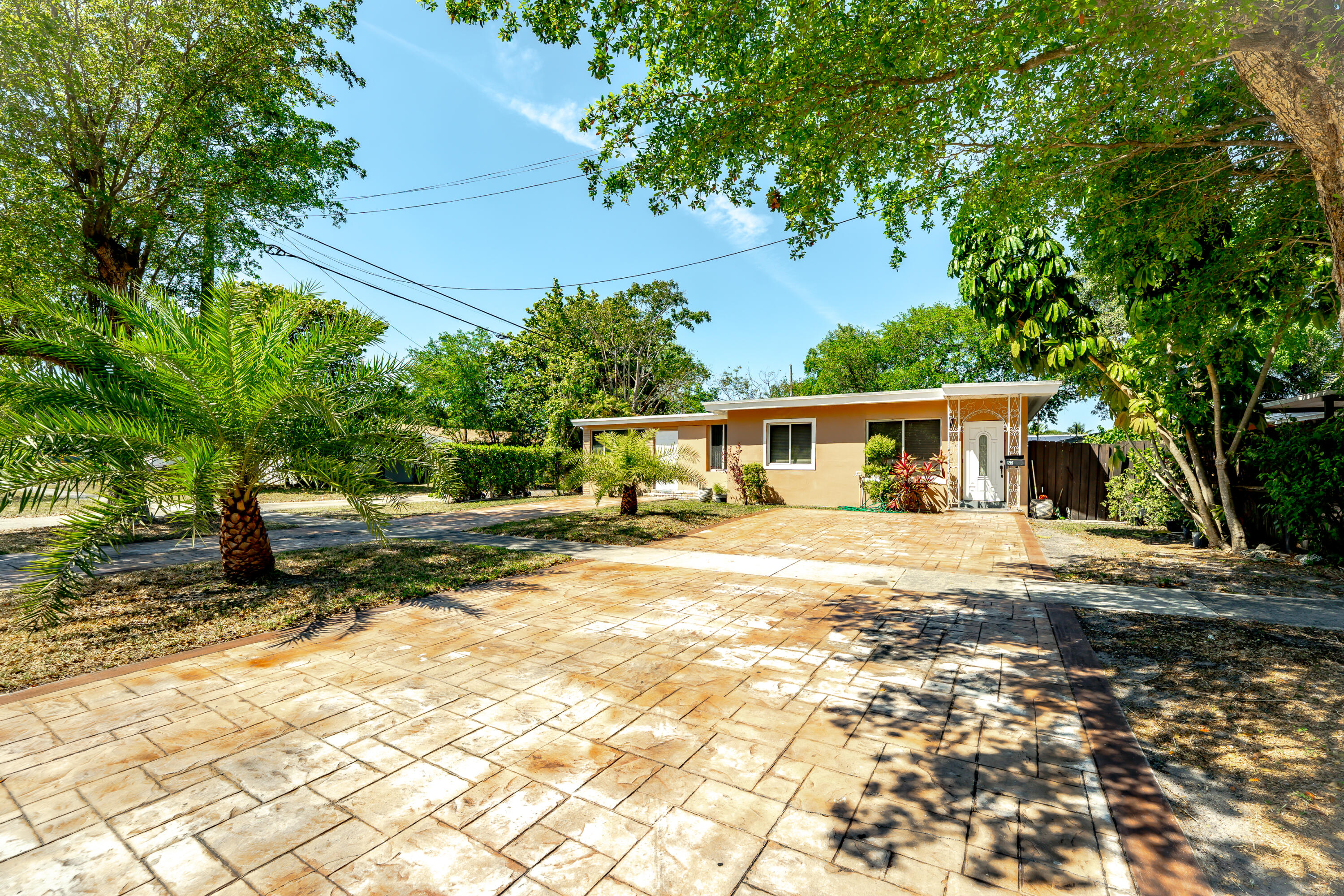 1285 NE 154th St