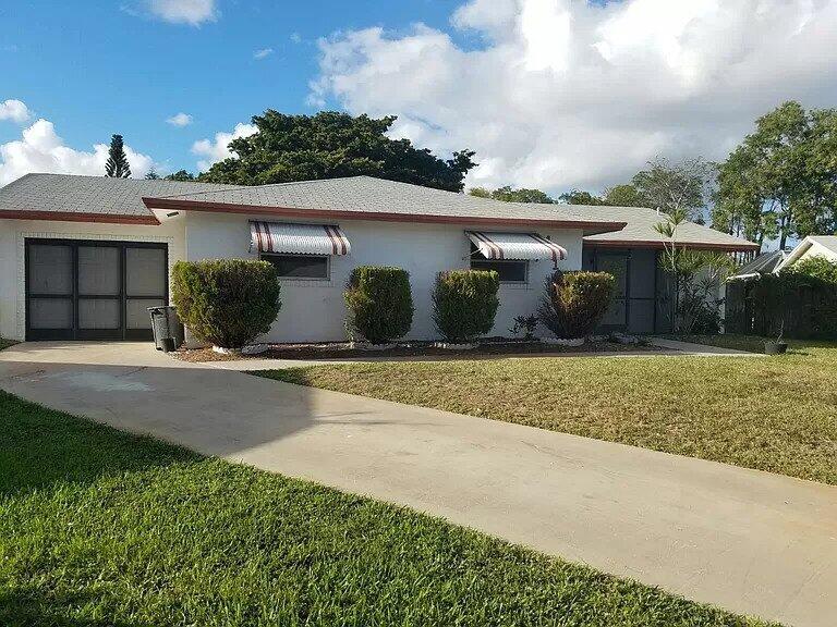 10133 Windtree Ln