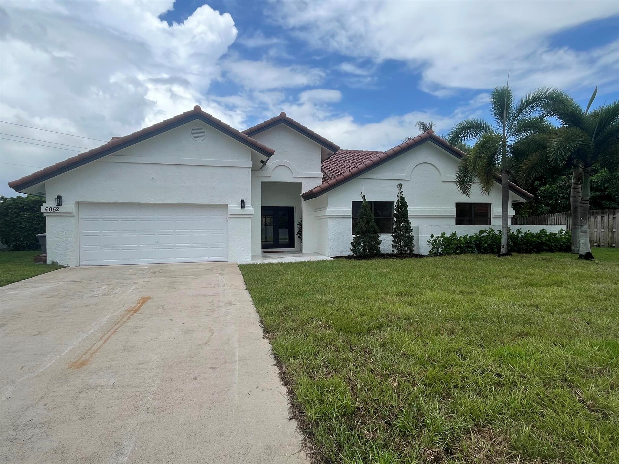 6052 Sunberry Cir