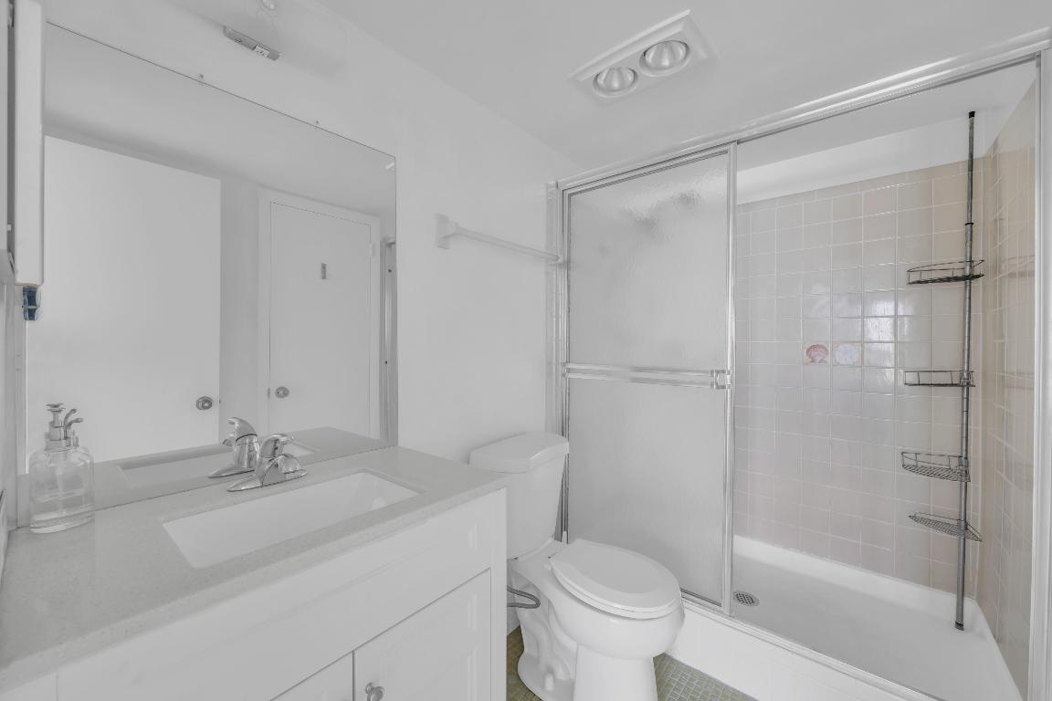 125 Shore #203b North Palm Beach, FL 33408