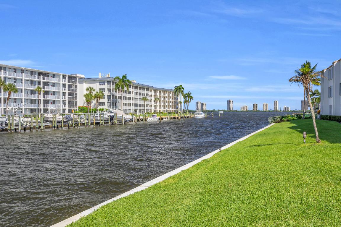 125 Shore #203b North Palm Beach, FL 33408