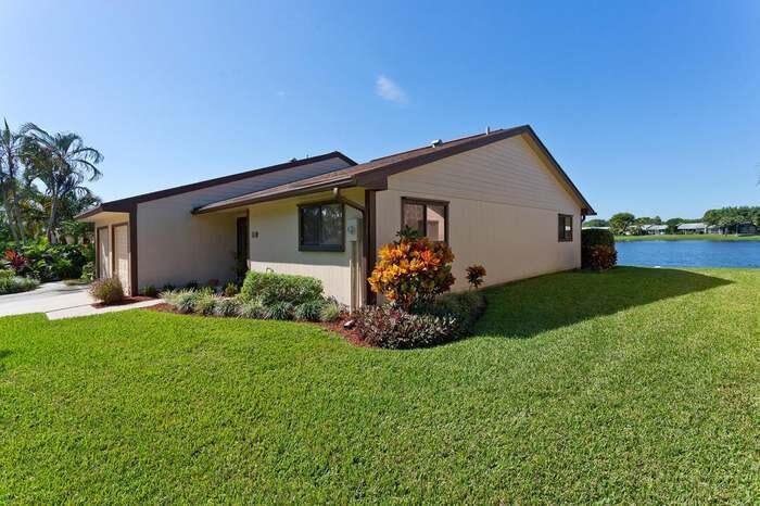 39 Mayfair Ln