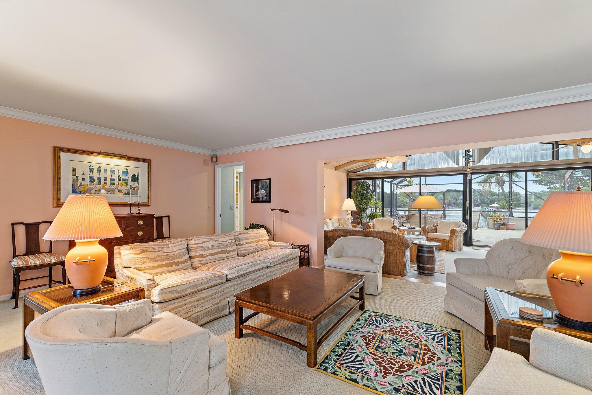 107 Lighthouse Dr Jupiter Inlet Colony, FL 33469