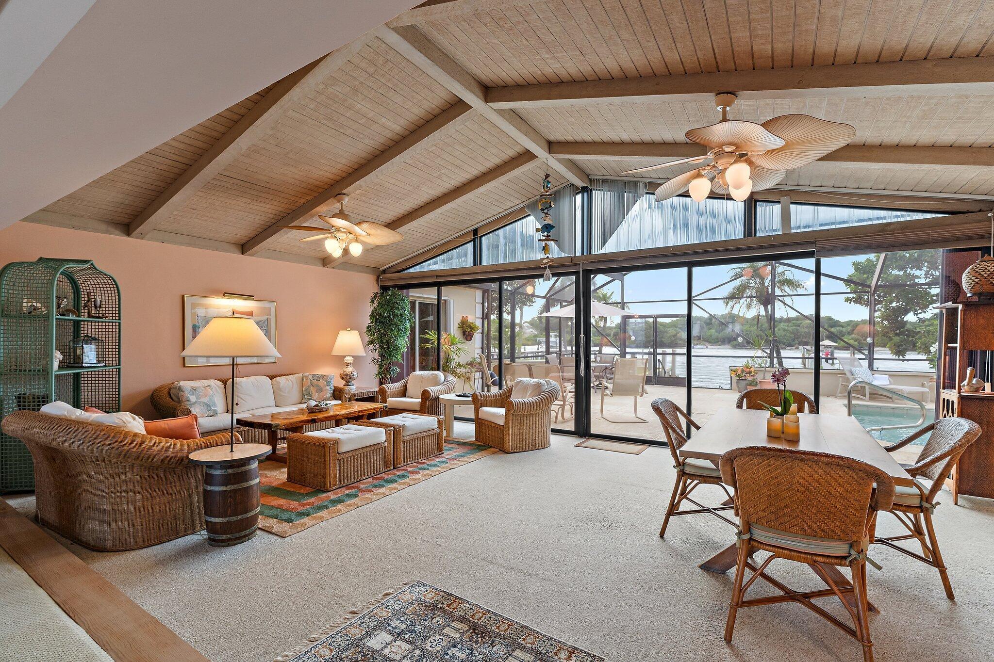 107 Lighthouse Dr Jupiter Inlet Colony, FL 33469