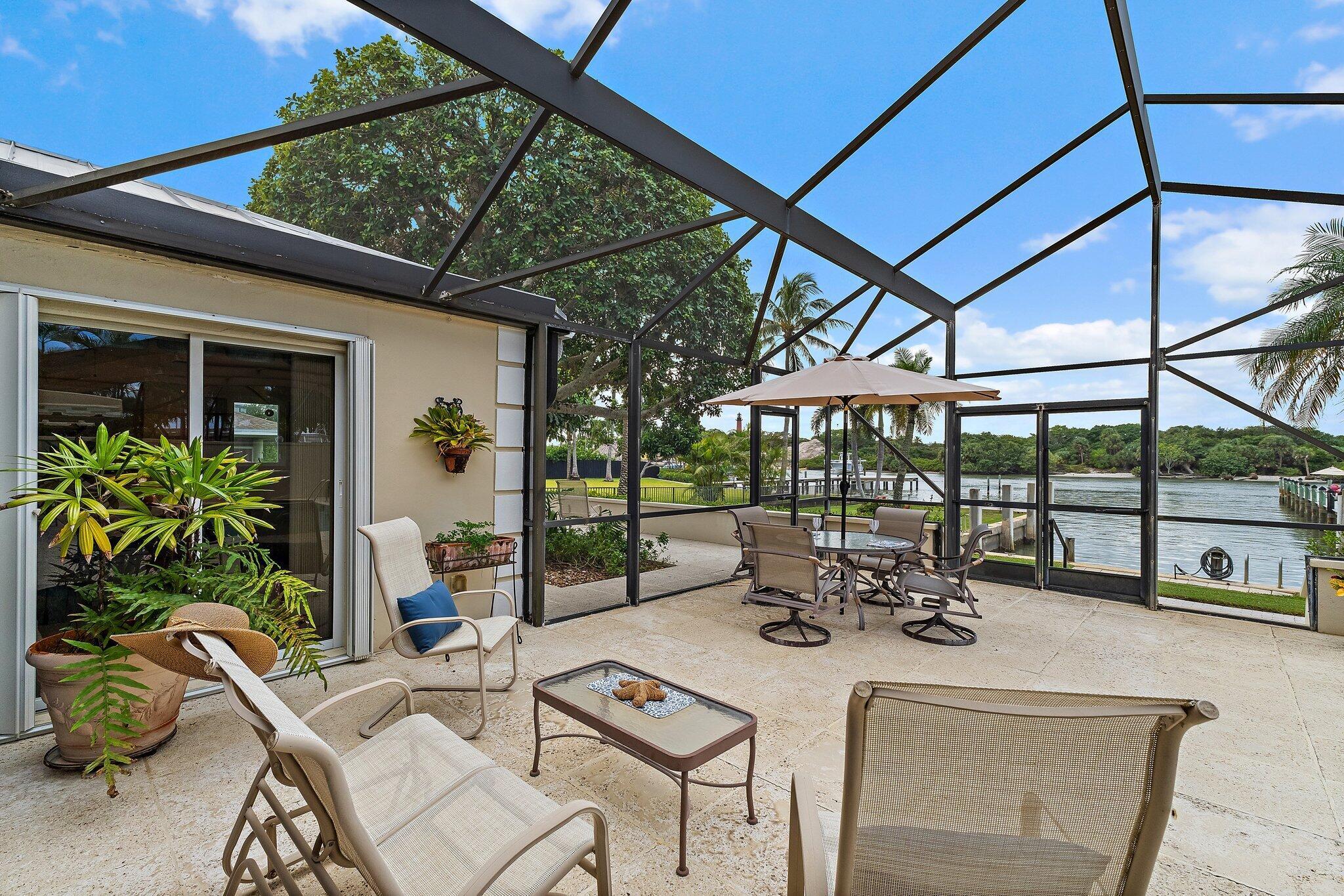 107 Lighthouse Dr Jupiter Inlet Colony, FL 33469