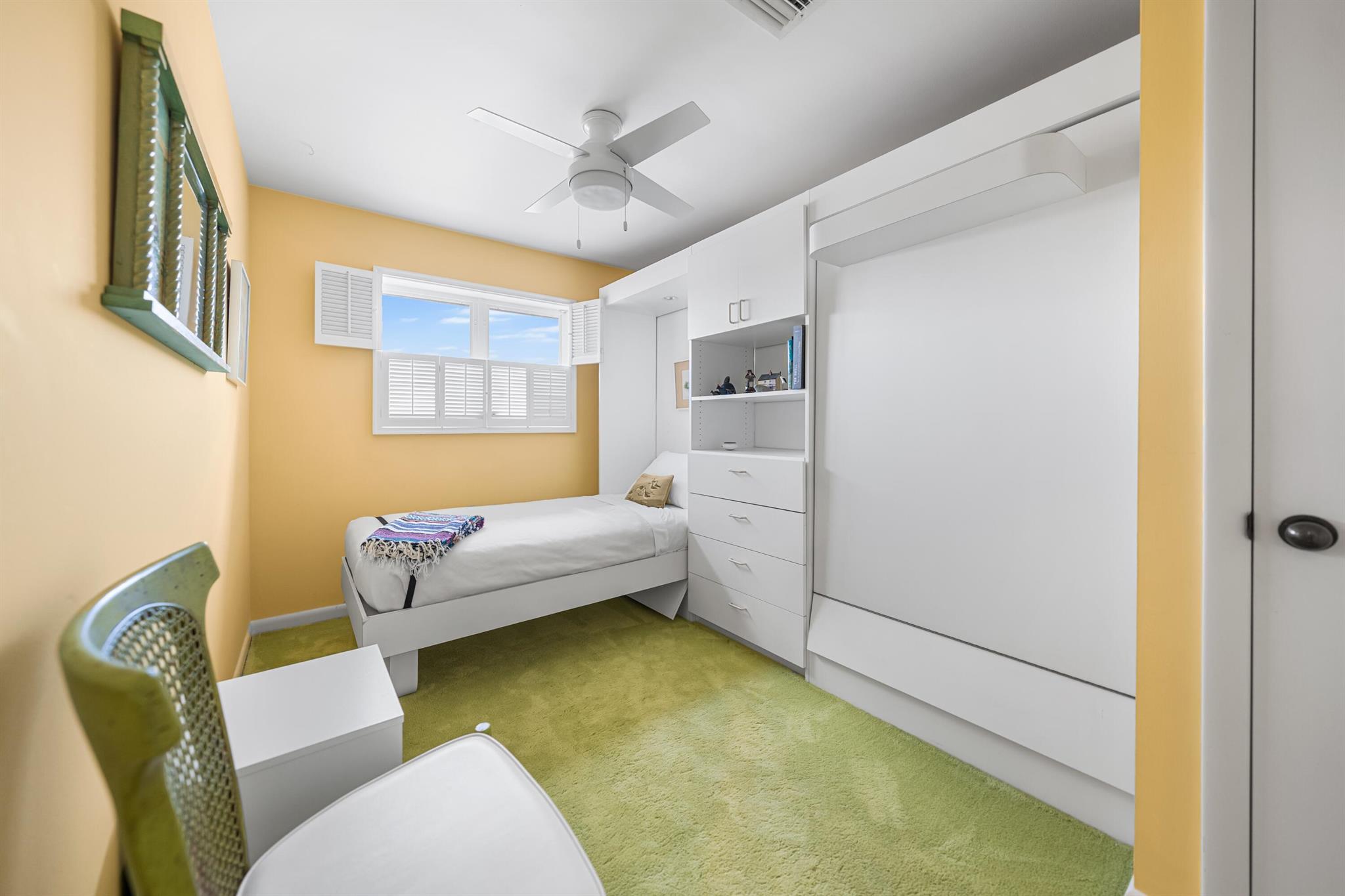 107 Lighthouse Dr Jupiter Inlet Colony, FL 33469