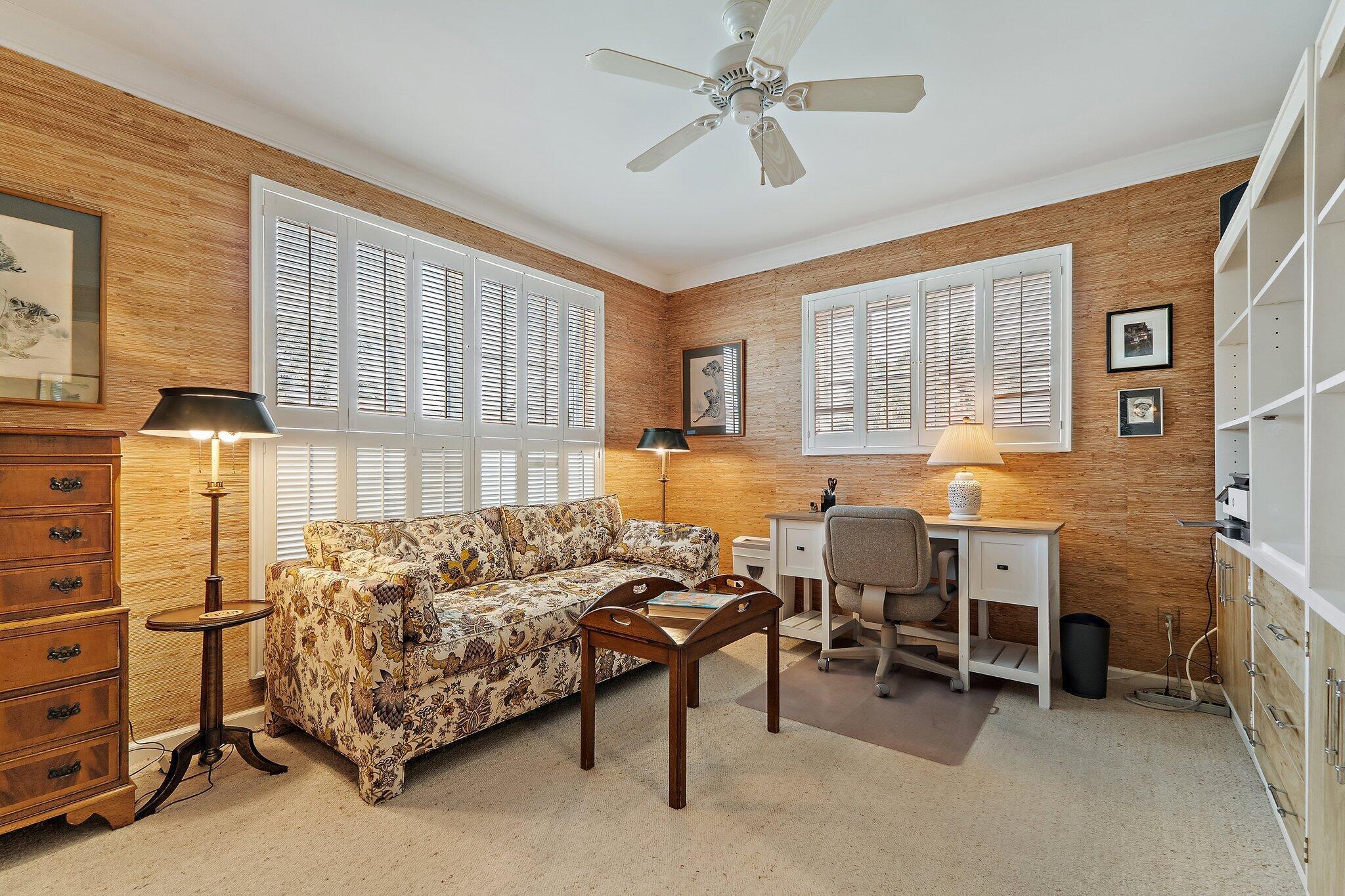 107 Lighthouse Dr Jupiter Inlet Colony, FL 33469