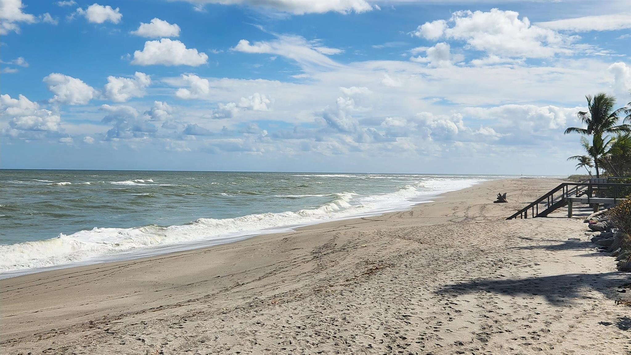 107 Lighthouse Dr Jupiter Inlet Colony, FL 33469