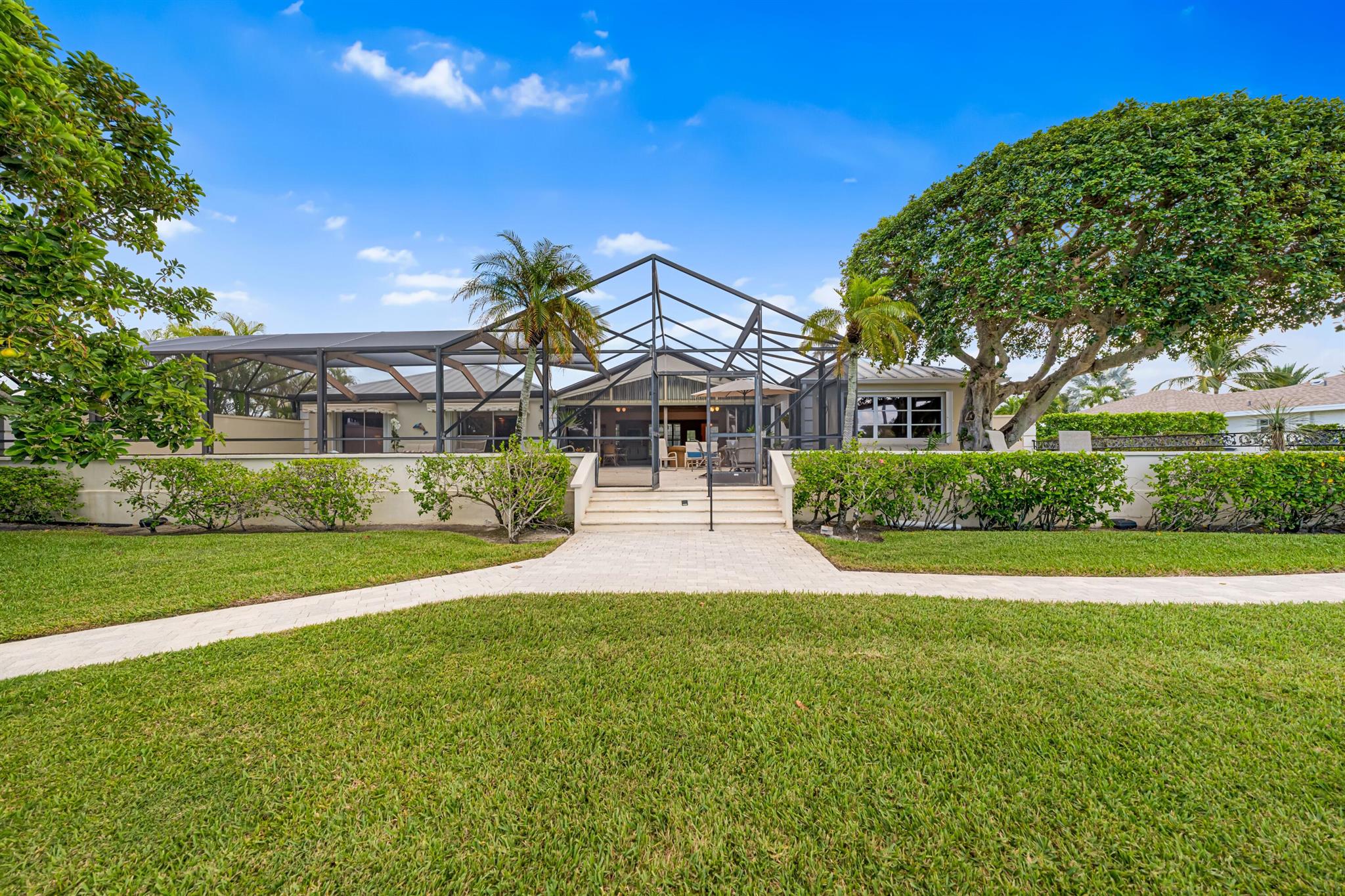 107 Lighthouse Dr Jupiter Inlet Colony, FL 33469