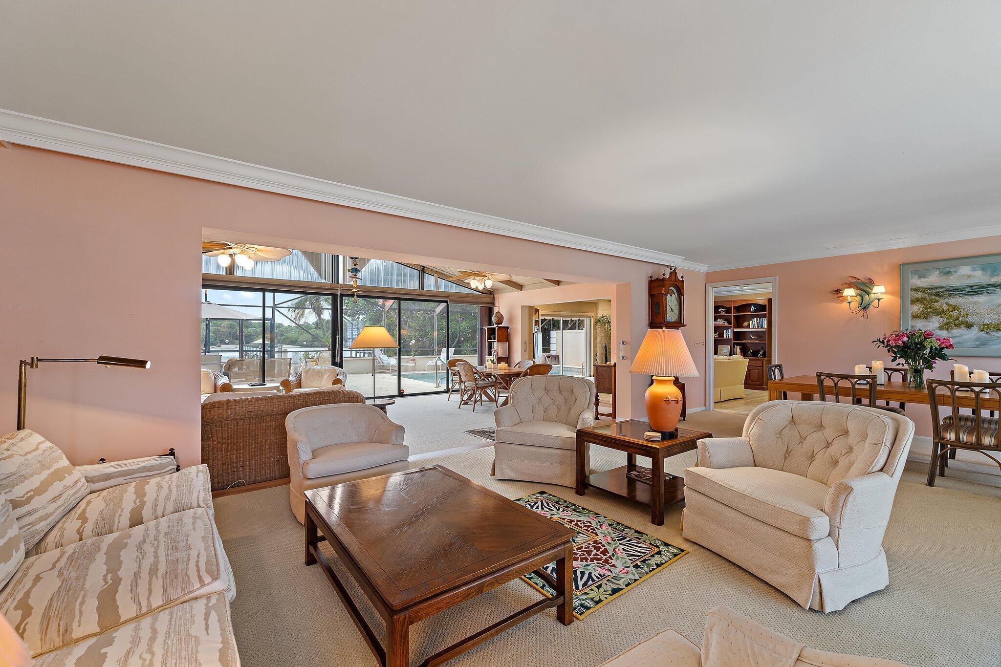 107 Lighthouse Dr Jupiter Inlet Colony, FL 33469