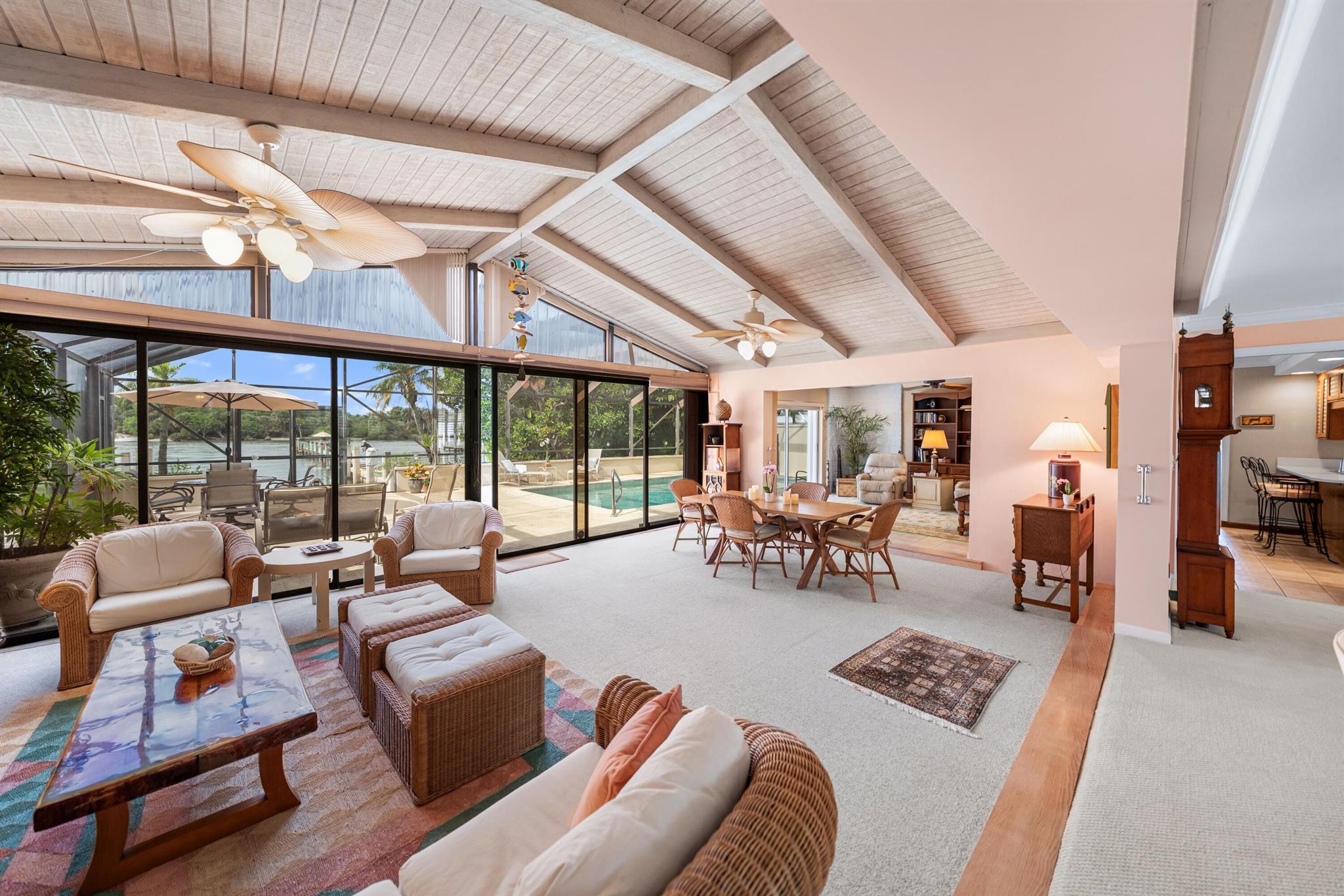 107 Lighthouse Dr Jupiter Inlet Colony, FL 33469