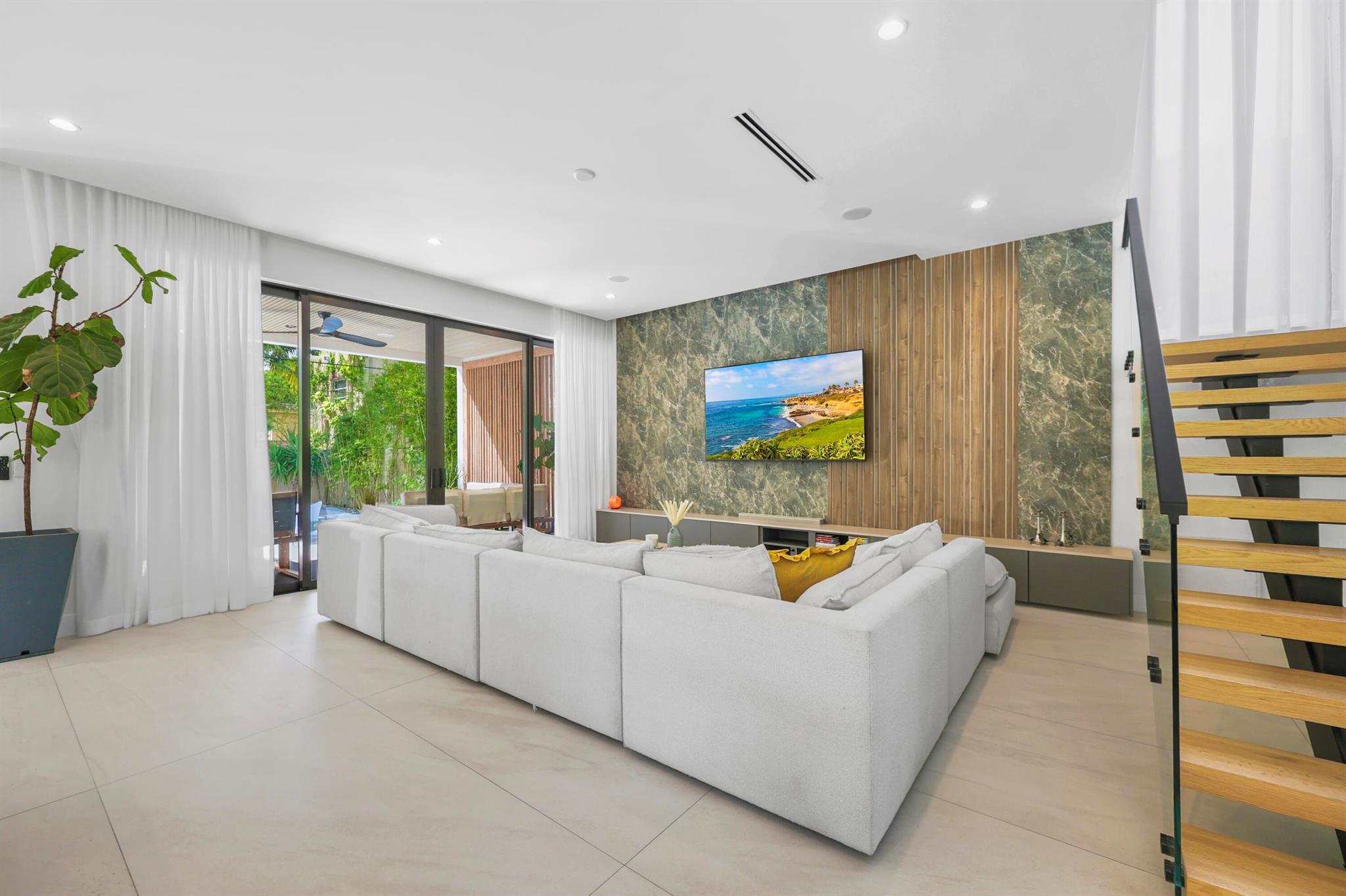 1504 NE 6th St Fort Lauderdale, FL 33304