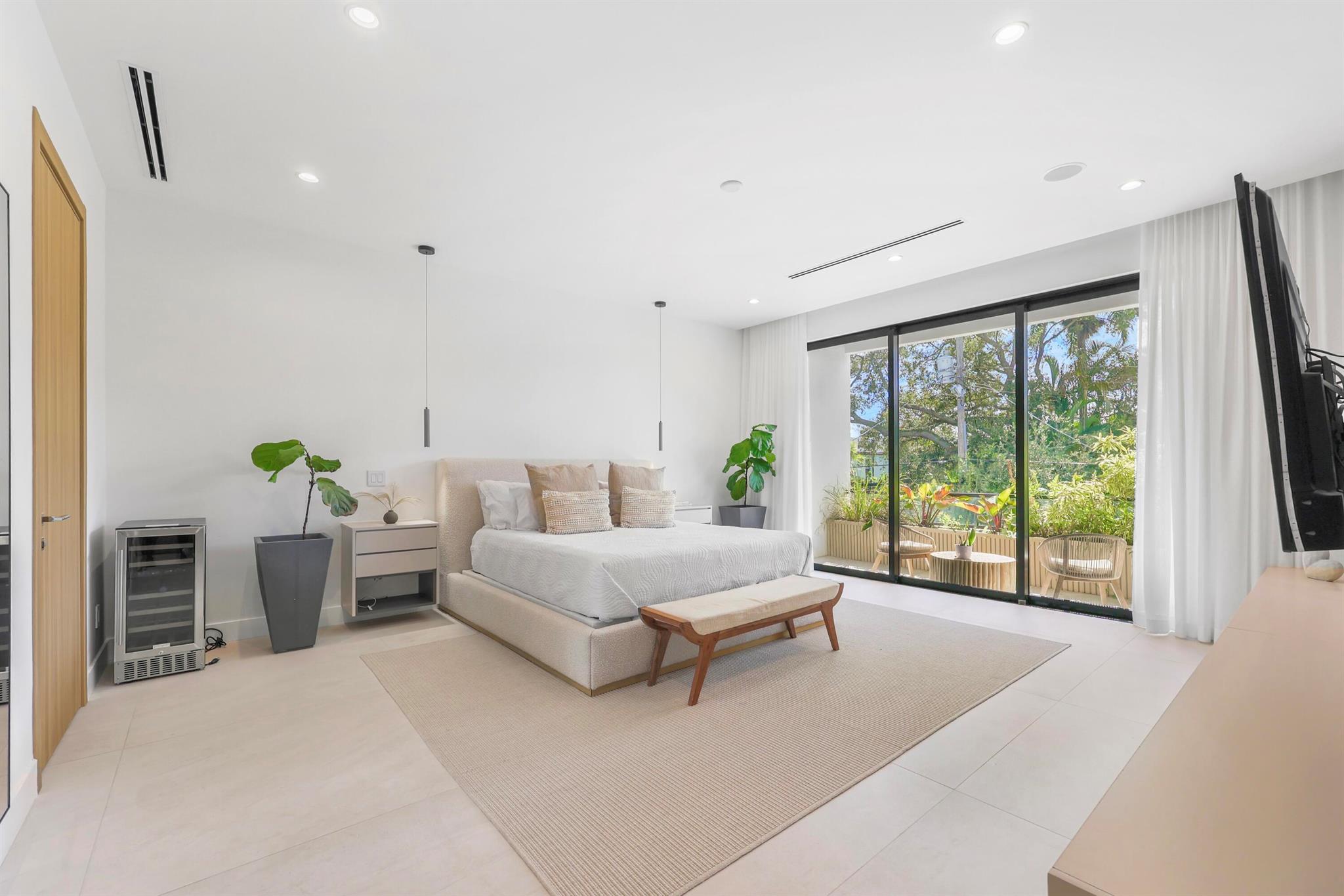 1504 NE 6th St Fort Lauderdale, FL 33304